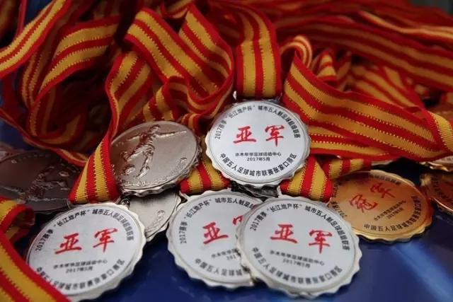 卢伟：拉塞尔需时间适应，荣获总冠军让我们倍感自豪